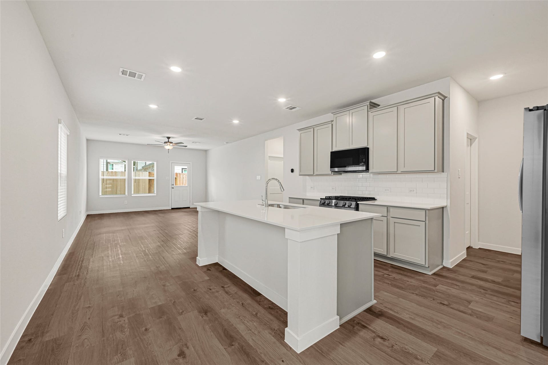 7735 Bergamot Circle, Magnolia, TX 77354 7735 Bergamot Circle, Magnolia, TX 77354