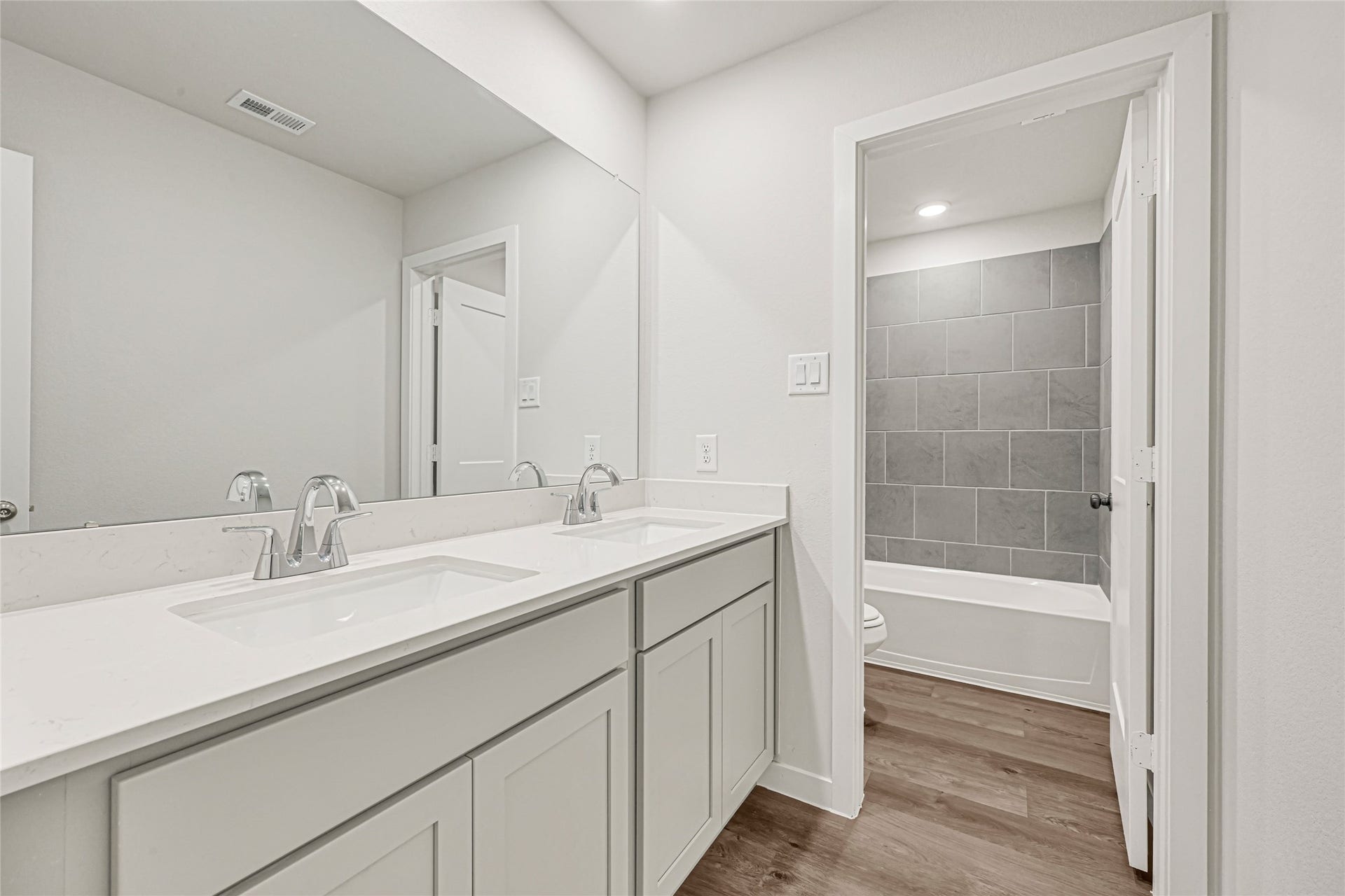 7735 Bergamot Circle, Magnolia, TX 77354 7735 Bergamot Circle, Magnolia, TX 77354