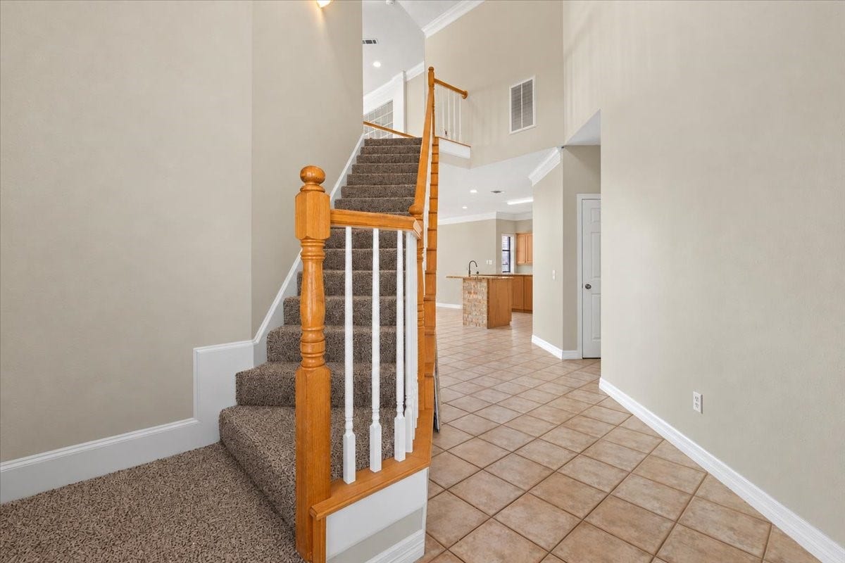 3326 Desert Inn Drive, Montgomery, TX 77356 Stairs at front of home