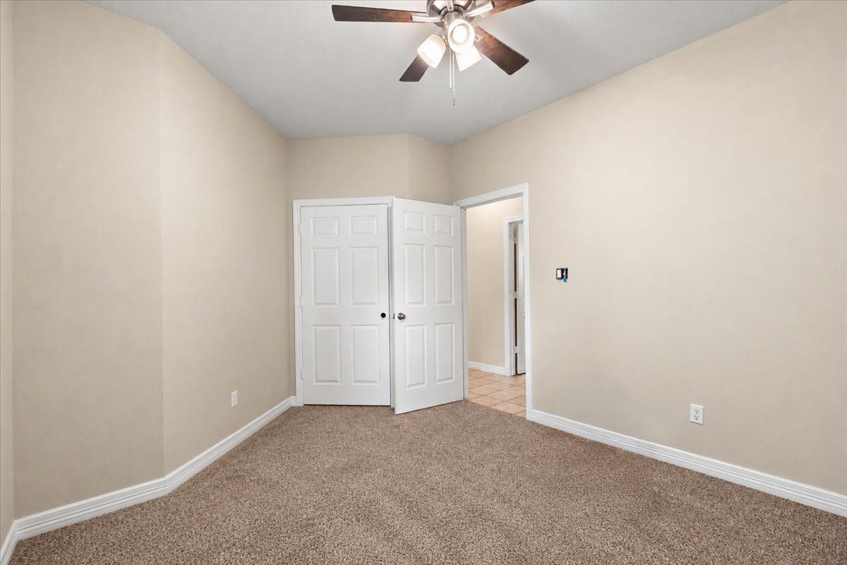 3326 Desert Inn Drive, Montgomery, TX 77356 Upstairs bedroom with custom built ins in closet