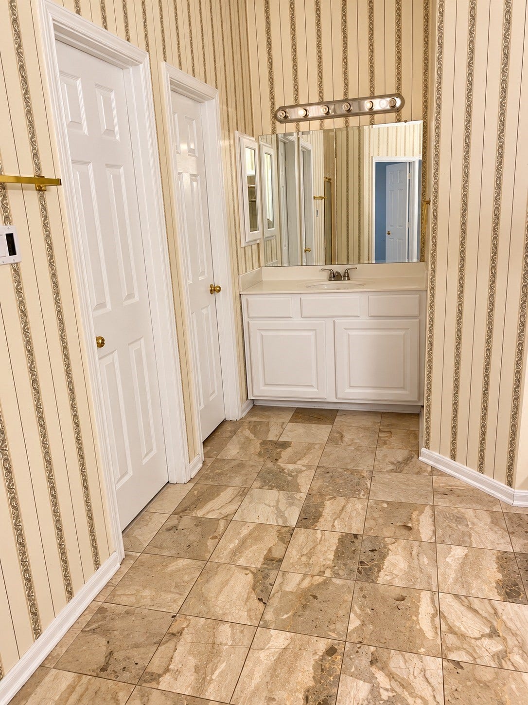 1906 Gray Birch Drive, Sugar Land, TX 77479 1906 Gray Birch Drive, Sugar Land, TX 77479