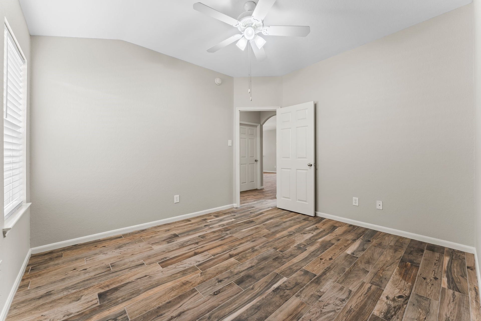 34 Bryce Branch Circle, The Woodlands, TX 77382 Another view of this secondary bedroom.