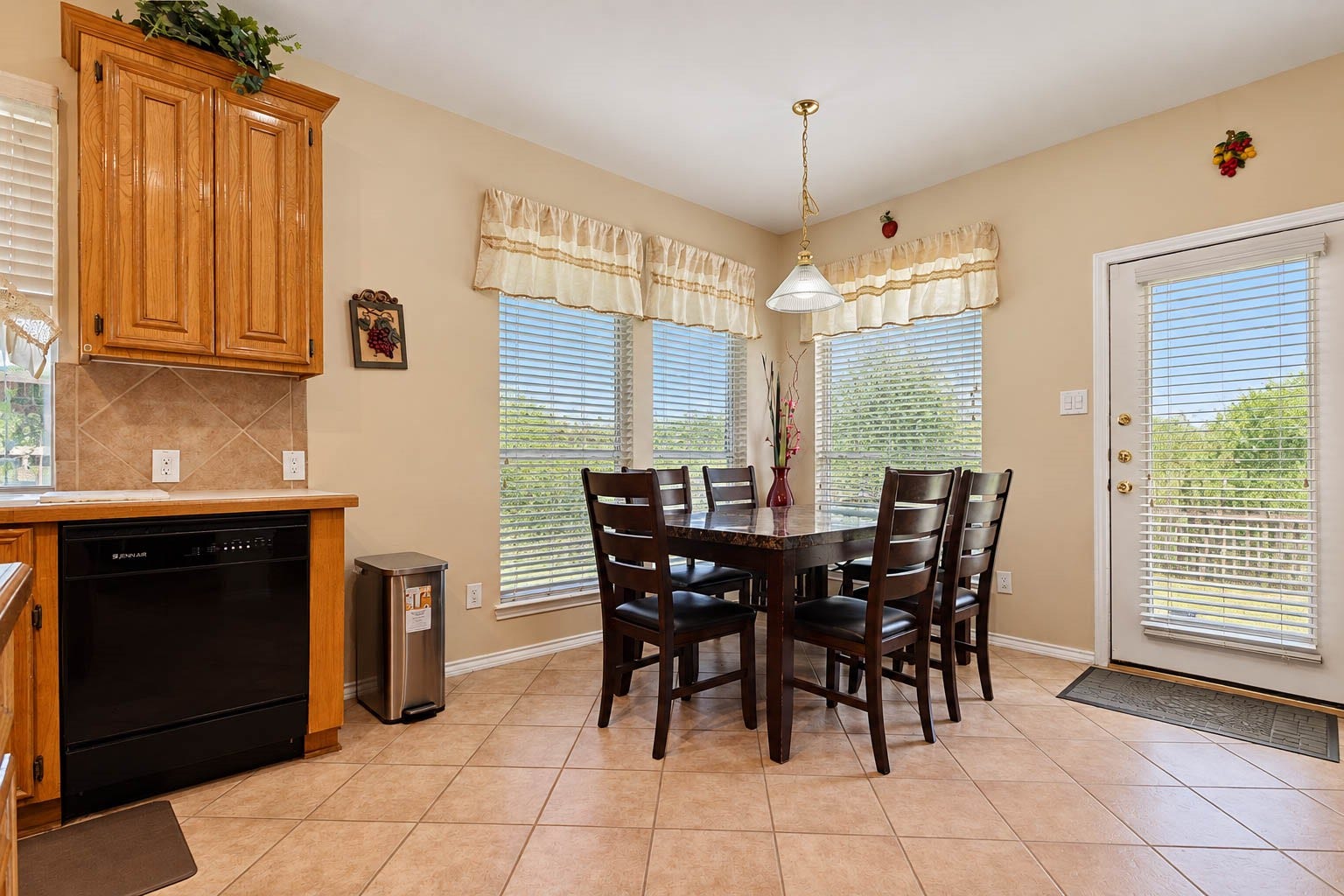 2907 Napoleonic Court, Houston, TX 77014 2907 Napoleonic Court, Houston, TX 77014