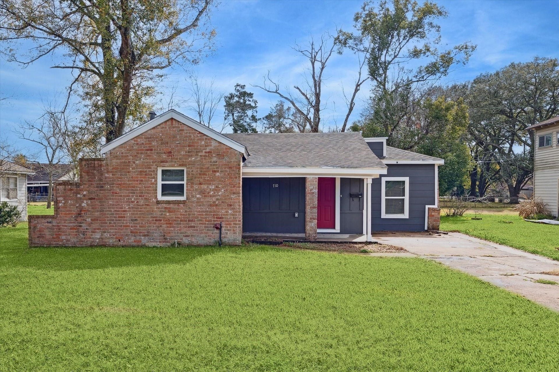 710 E Magnolia Street, Angleton, TX 77515 710 E Magnolia Street, Angleton, TX 77515