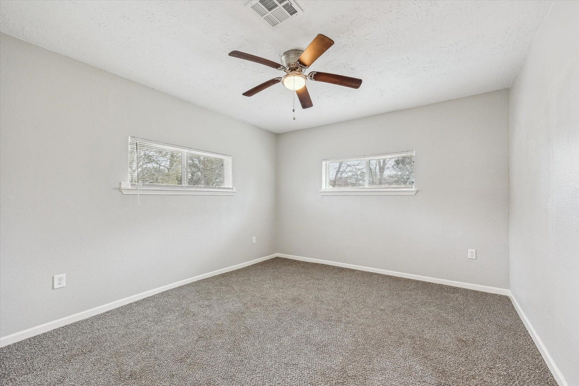 710 E Magnolia Street, Angleton, TX 77515 710 E Magnolia Street, Angleton, TX 77515