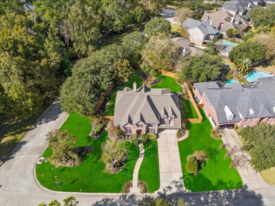 Property photo for 5903 Riverchase Trail, Houston, TX