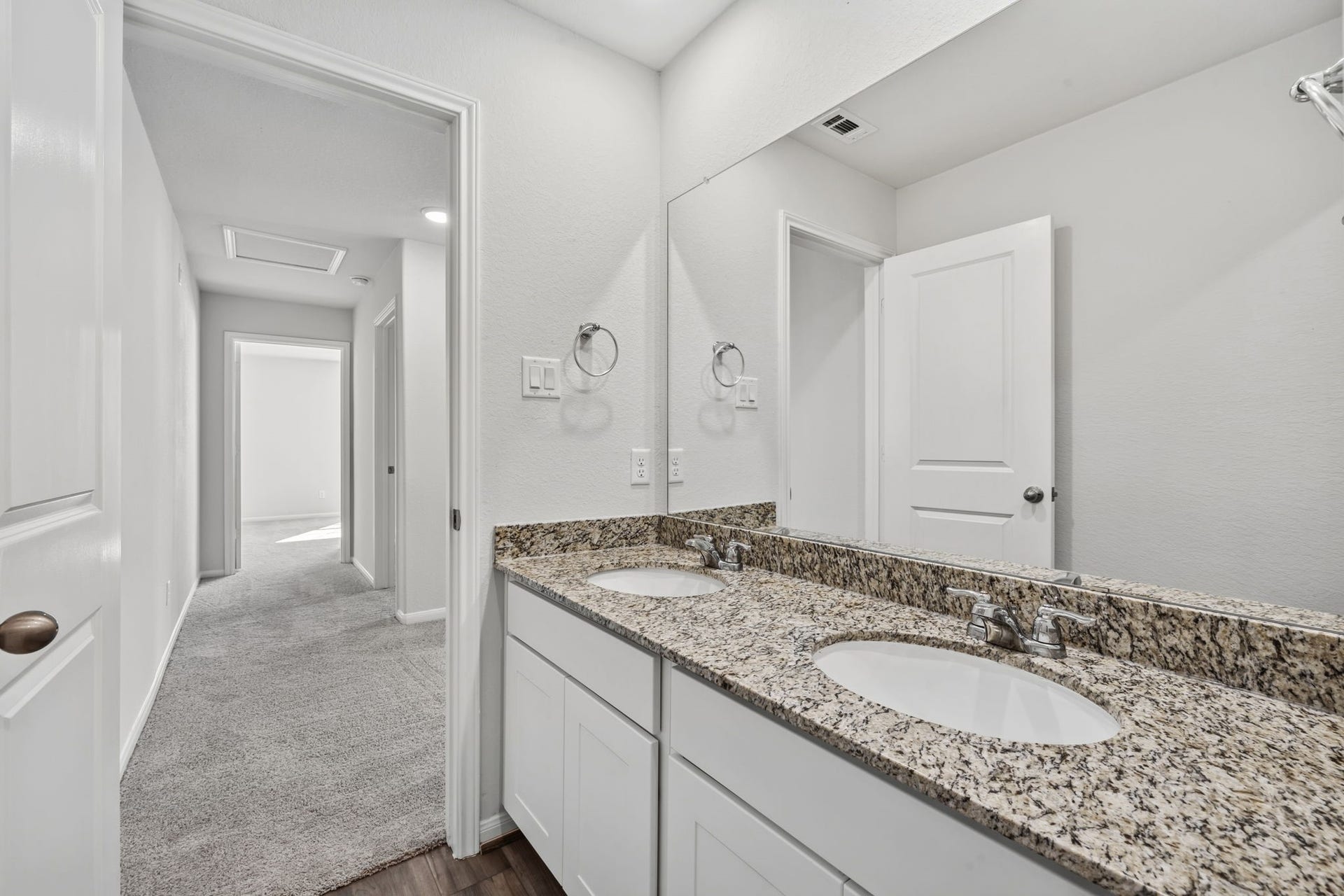 5243 Shallowhurst Lane, Katy, TX 77449 SECONDARY BATHROOM III