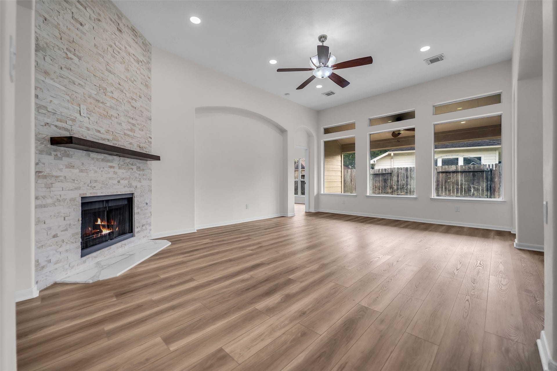 3906 Inglewood Circle, Missouri City, TX 77459 Tons of natural light floods the family room giving a bright and airy presence in the heart of this home.