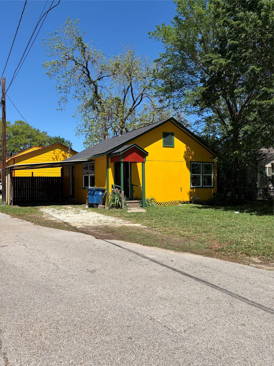 Property photo for 318 N Avenue H, Humble, TX