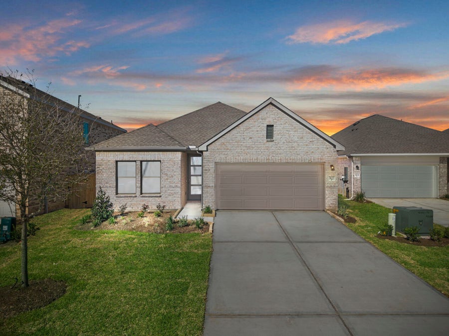 Property photo for 3627 Atlas Point Lane, Angleton, TX