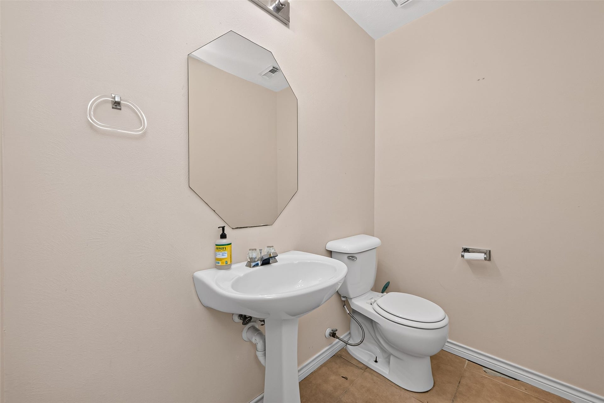 2446 Kenbridge Drive, Houston, TX 77067 2446 Kenbridge Drive, Houston, TX 77067