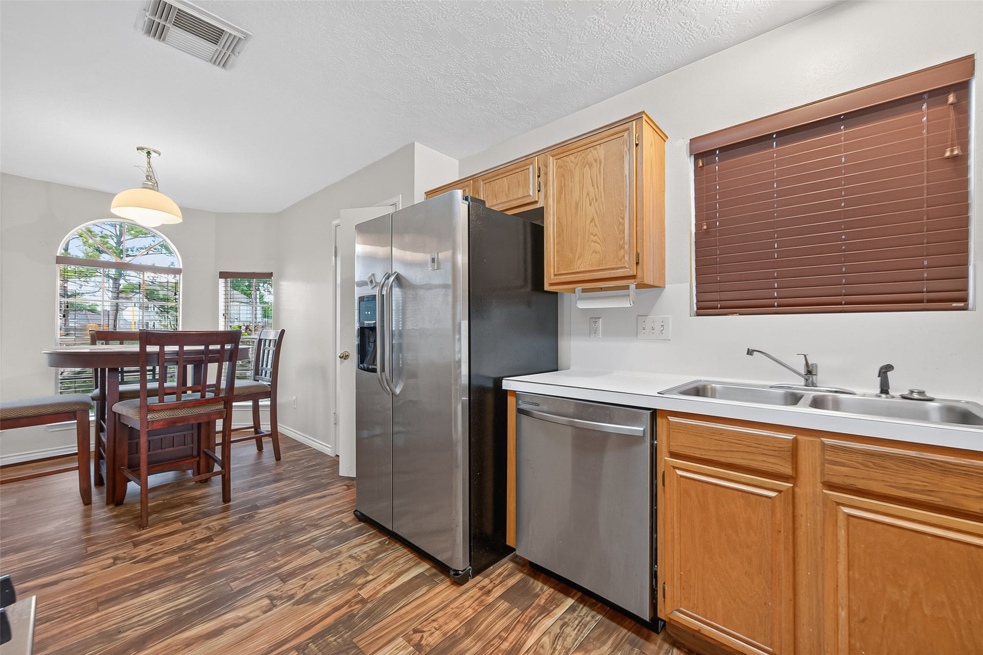 2446 Kenbridge Drive, Houston, TX 77067 2446 Kenbridge Drive, Houston, TX 77067