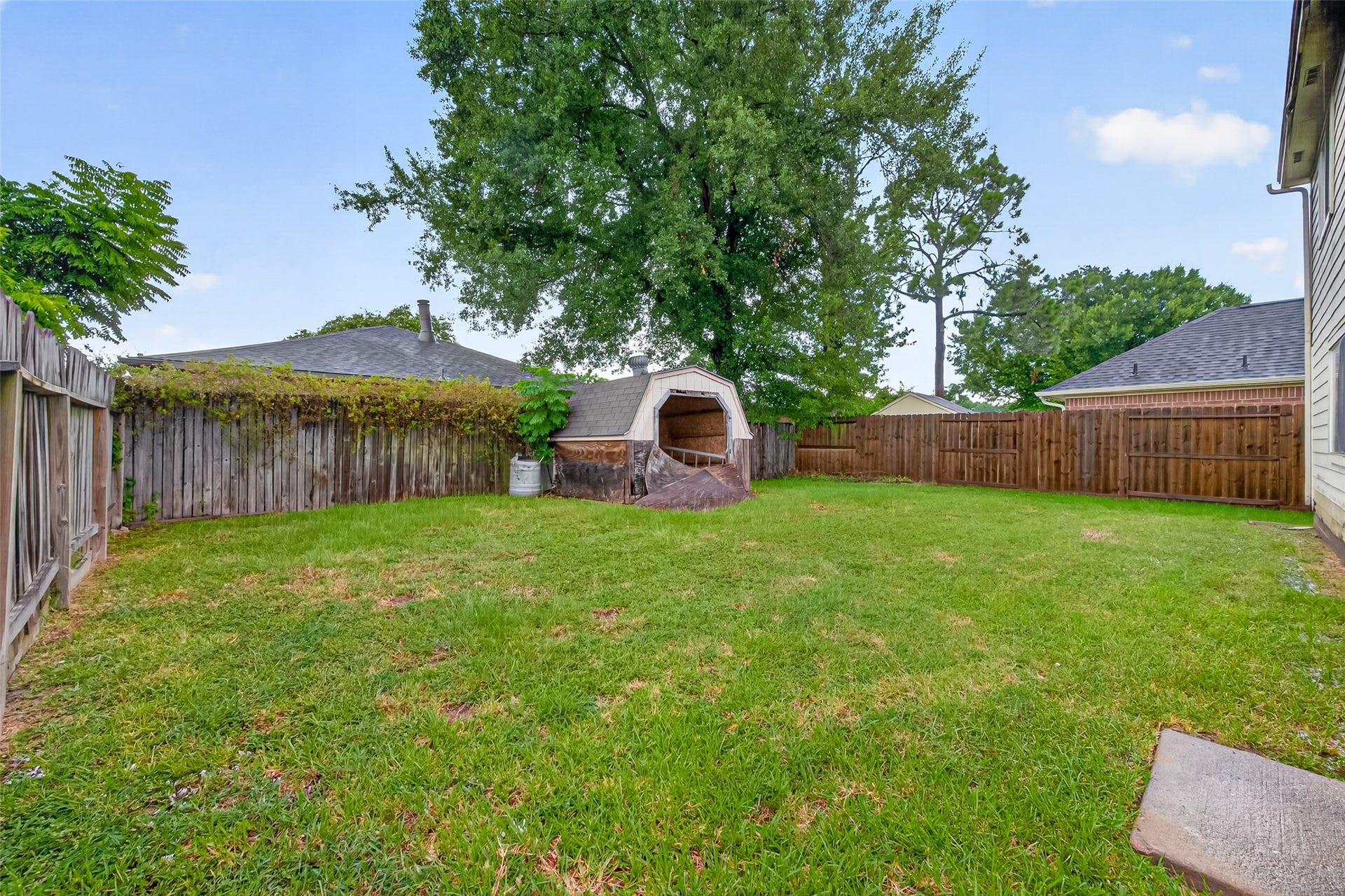 2446 Kenbridge Drive, Houston, TX 77067 2446 Kenbridge Drive, Houston, TX 77067