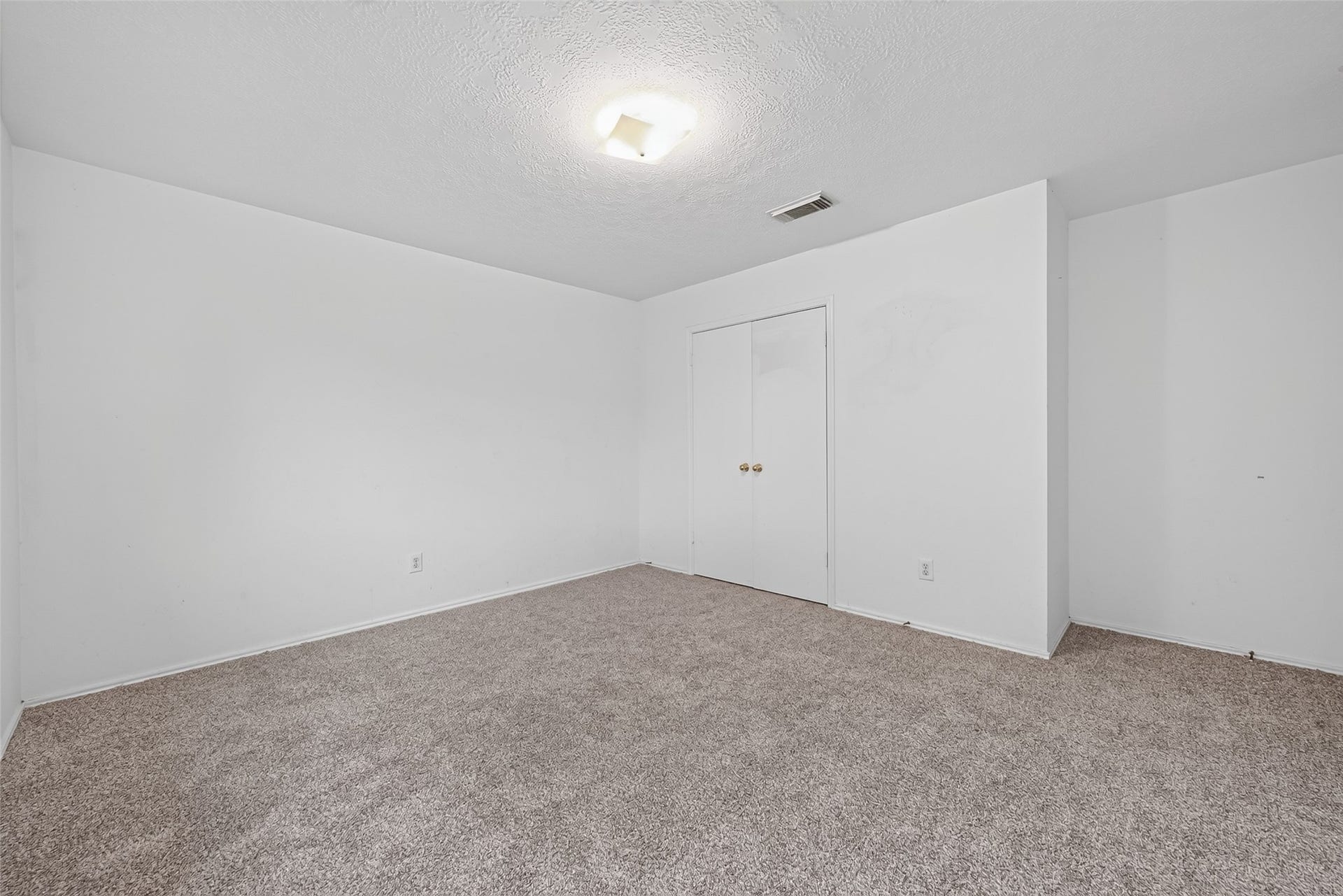 2446 Kenbridge Drive, Houston, TX 77067 2446 Kenbridge Drive, Houston, TX 77067