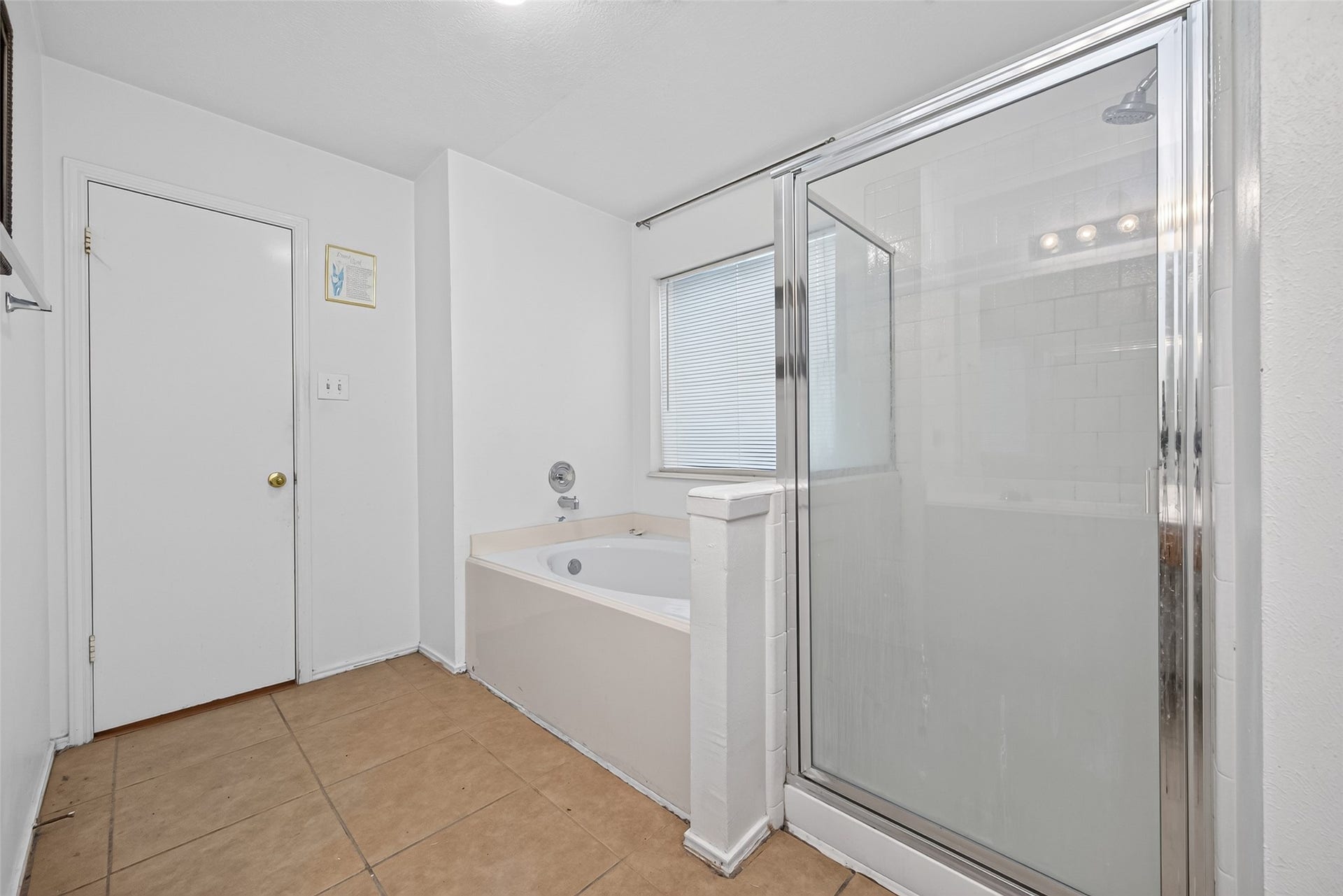 2446 Kenbridge Drive, Houston, TX 77067 2446 Kenbridge Drive, Houston, TX 77067