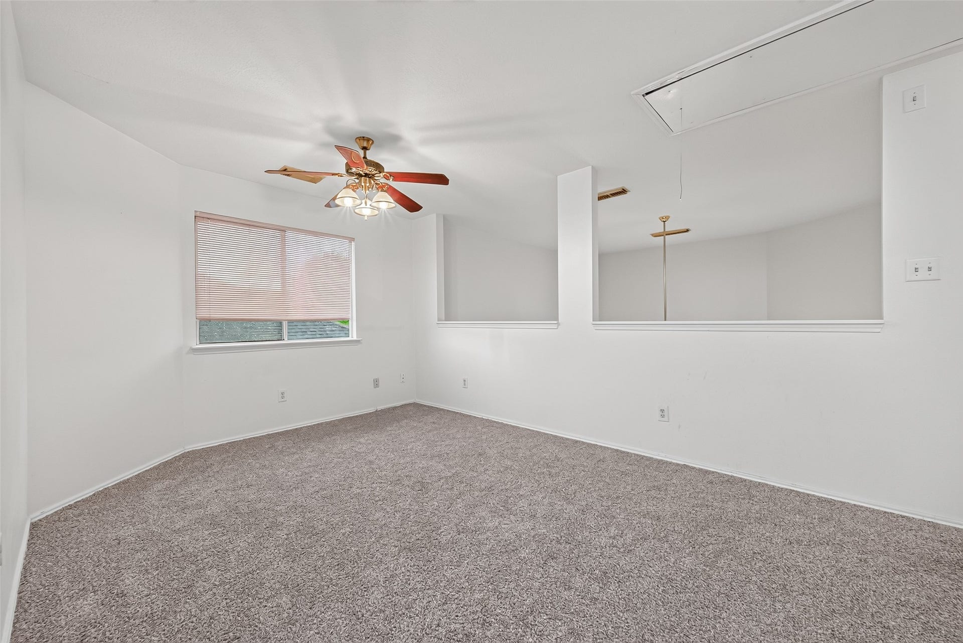 2446 Kenbridge Drive, Houston, TX 77067 2446 Kenbridge Drive, Houston, TX 77067