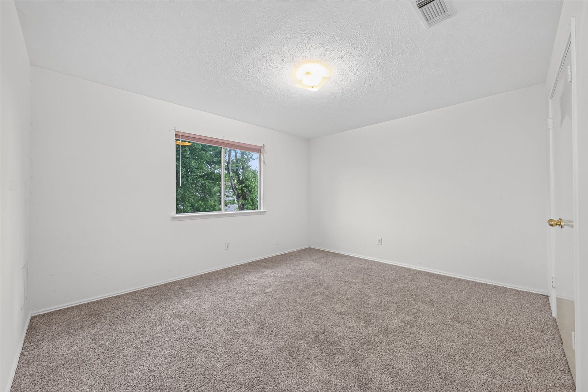 2446 Kenbridge Drive, Houston, TX 77067 2446 Kenbridge Drive, Houston, TX 77067