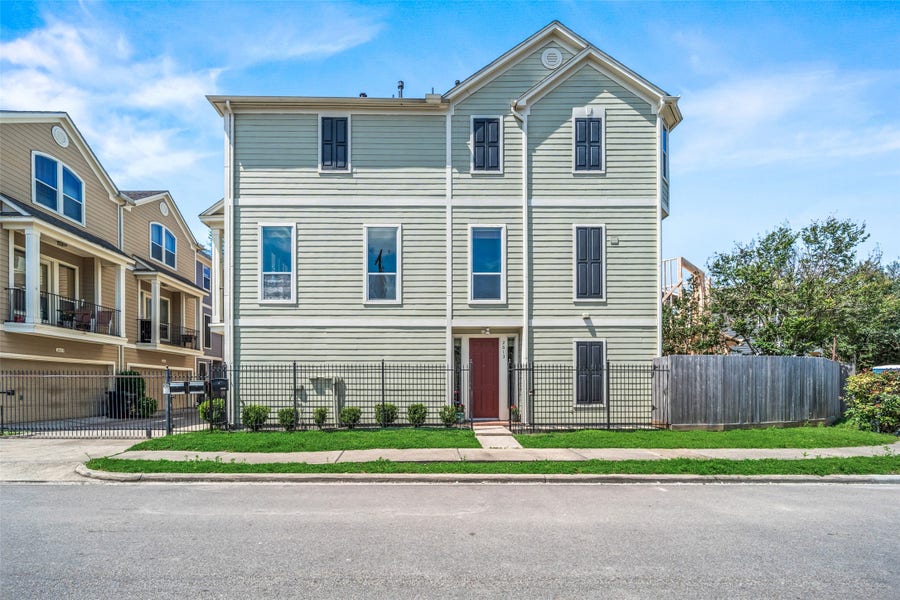 Property photo for 2613 Link Road, Houston, TX