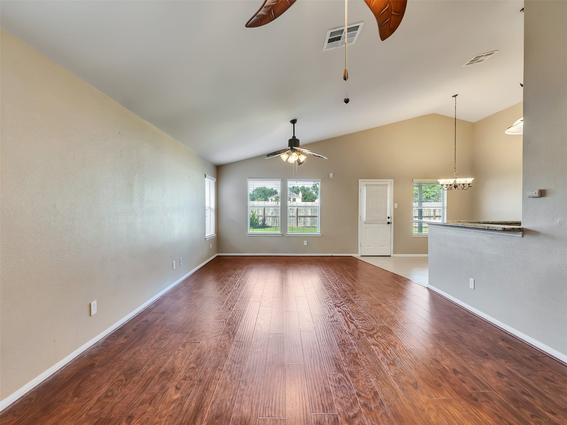 4027 Bentwood Drive, Dickinson, TX 77539 A place to make great memories!