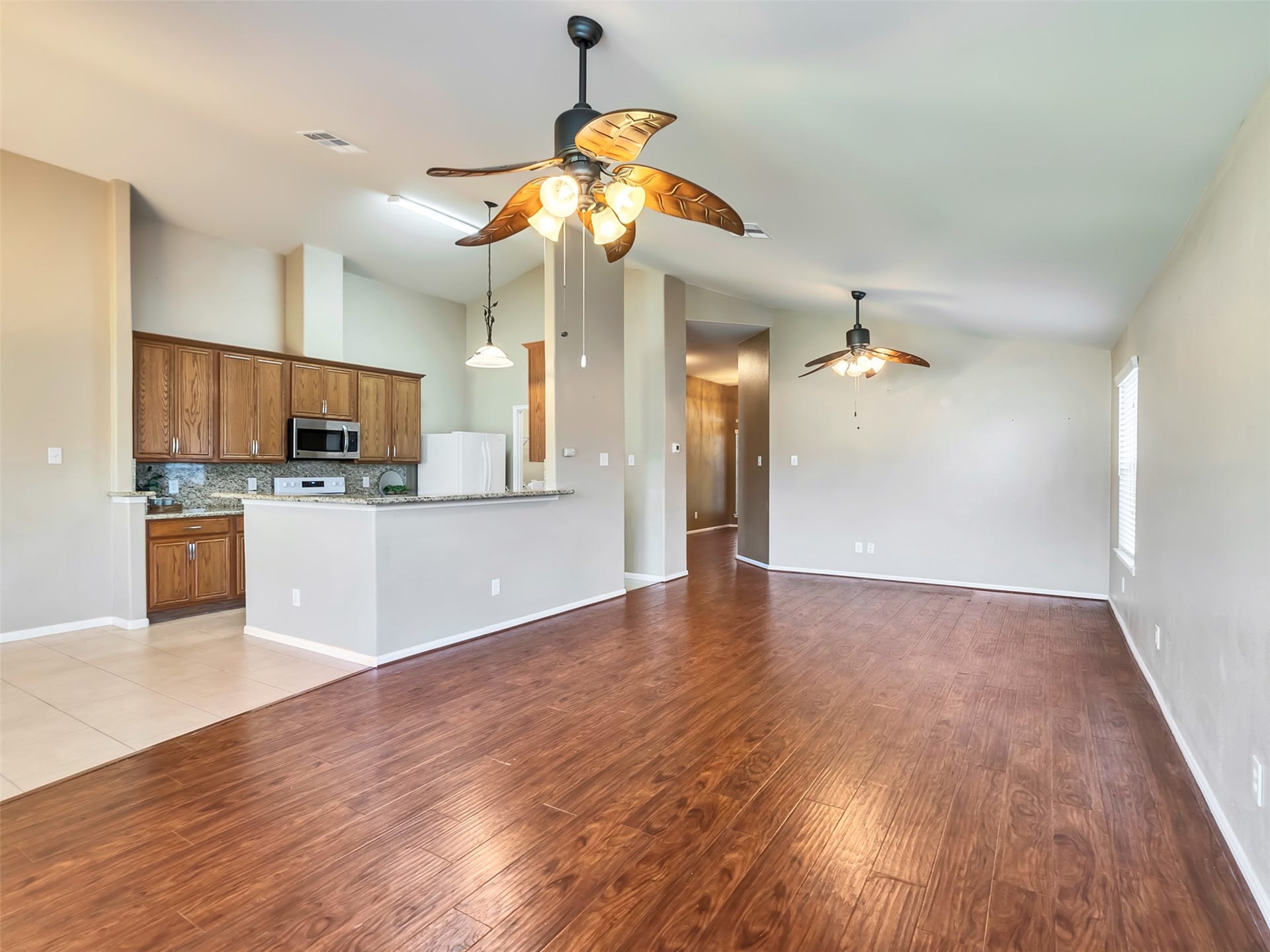 4027 Bentwood Drive, Dickinson, TX 77539 A space where everyday living and entertaining come together effortlessly.