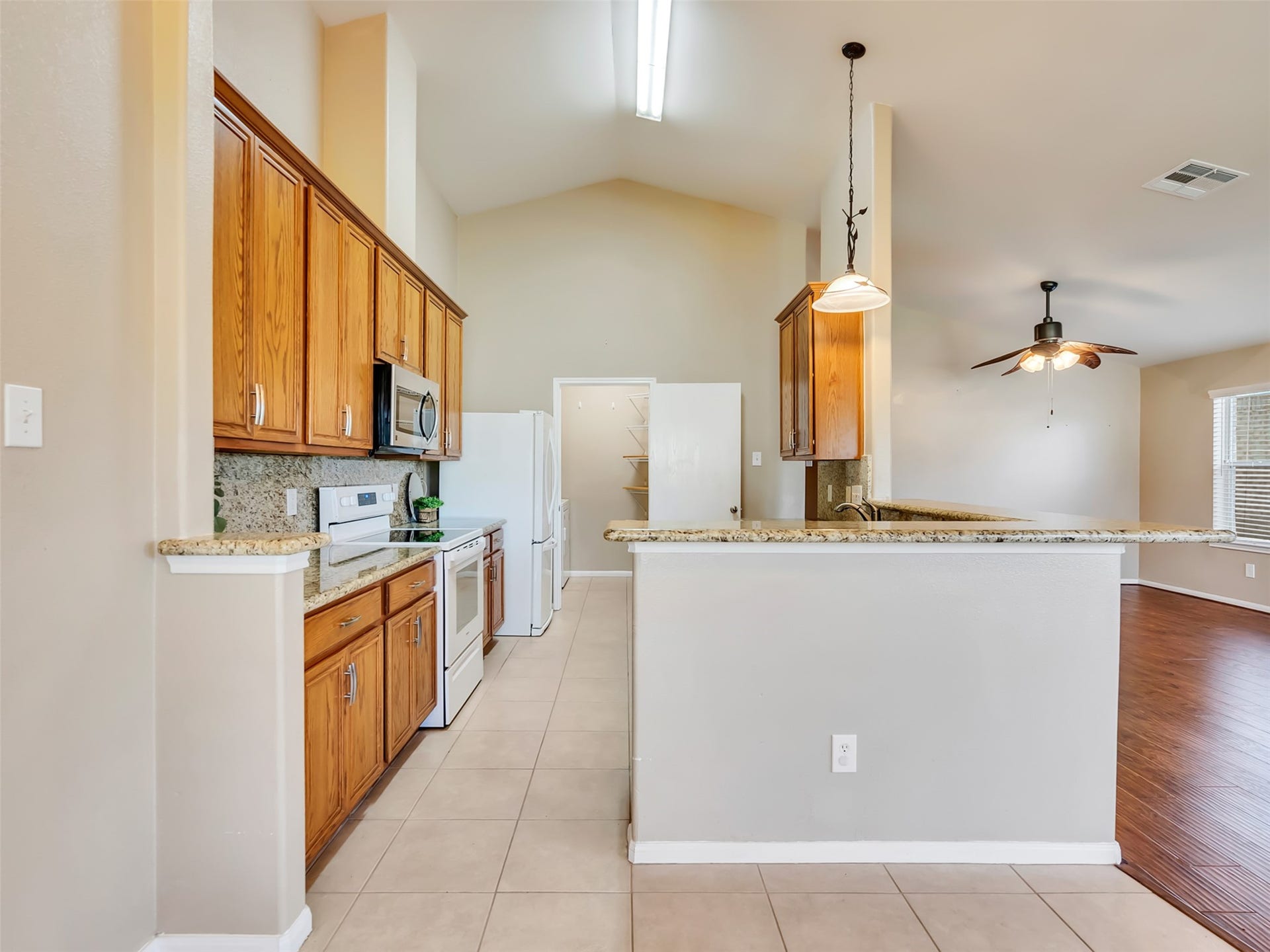 4027 Bentwood Drive, Dickinson, TX 77539 Appliances have been recently updated.