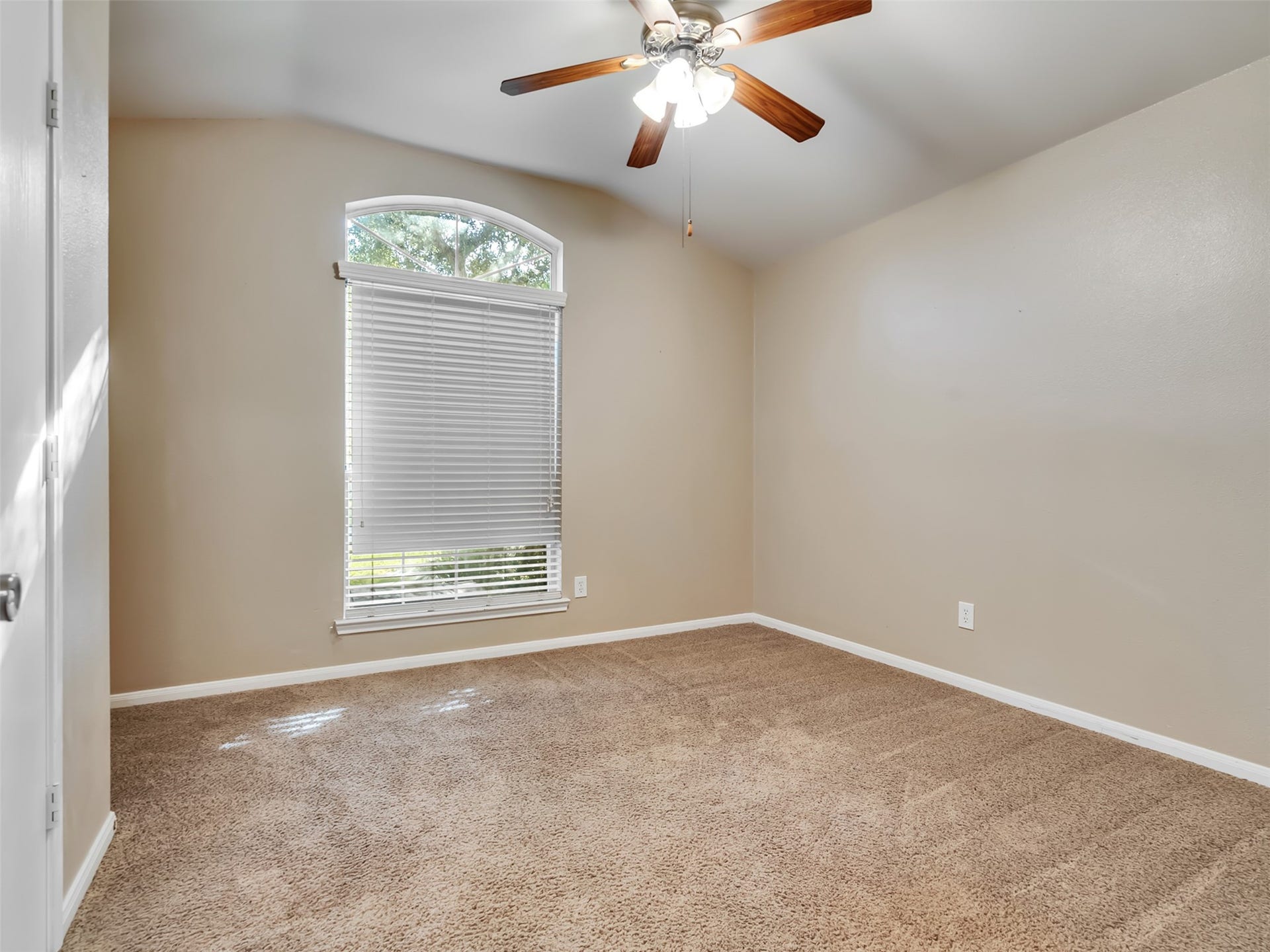 4027 Bentwood Drive, Dickinson, TX 77539 Sweet dreams.