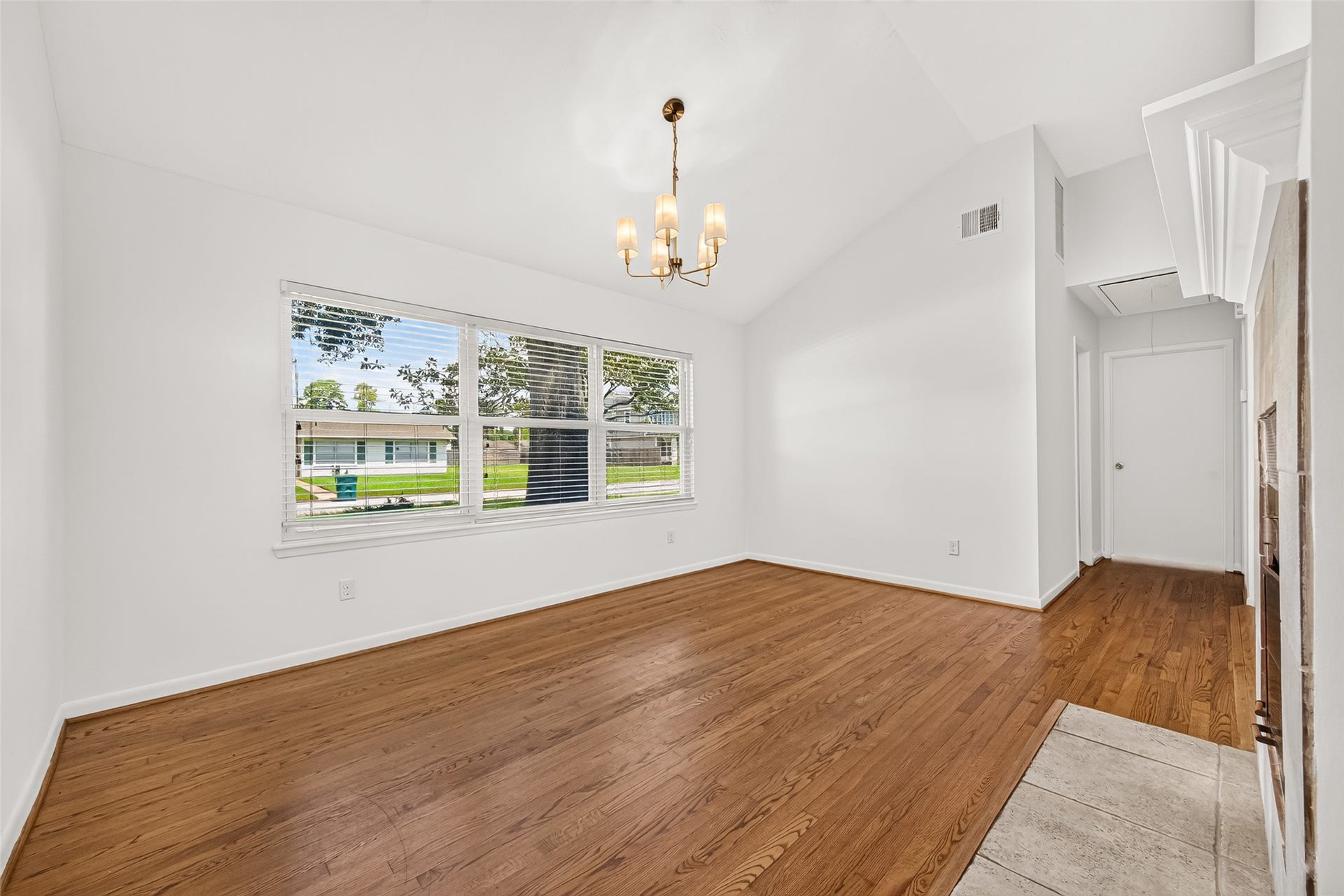 1309 Martin Street, Houston, TX 77018 1309 Martin Street, Houston, TX 77018