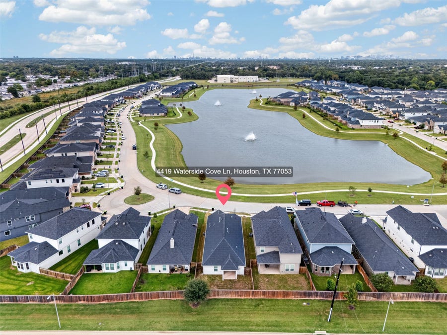 Property photo for 4419 Waterside Cove Lane, Houston, TX