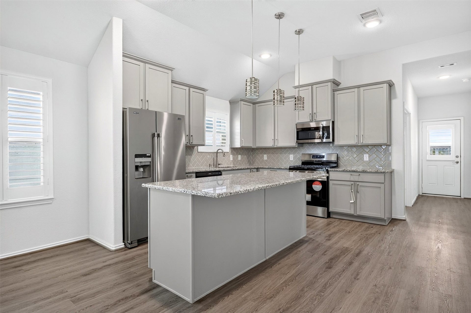 4419 Waterside Cove Lane, Houston, TX 77053 4419 Waterside Cove Lane, Houston, TX 77053