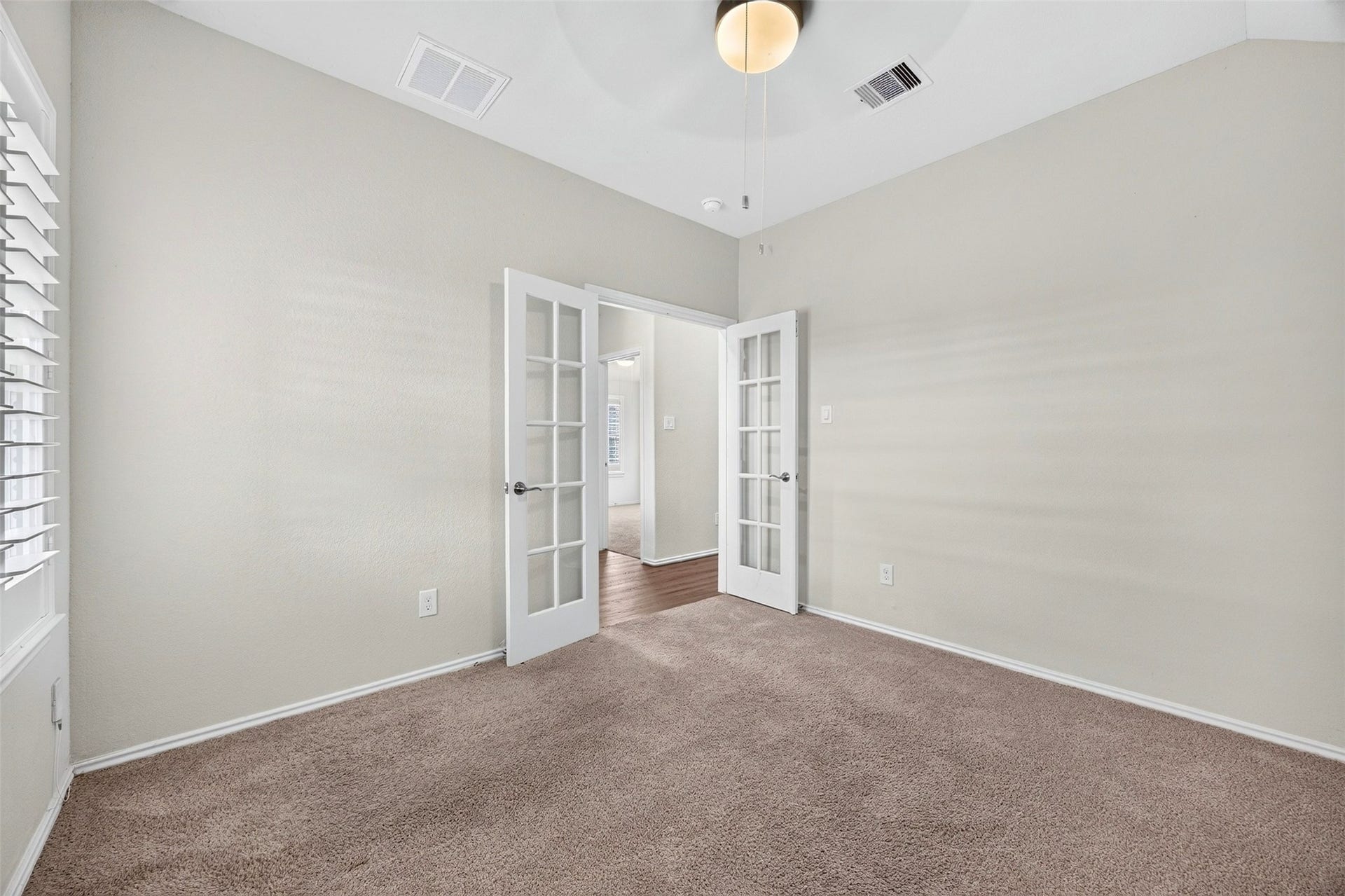 4419 Waterside Cove Lane, Houston, TX 77053 4419 Waterside Cove Lane, Houston, TX 77053