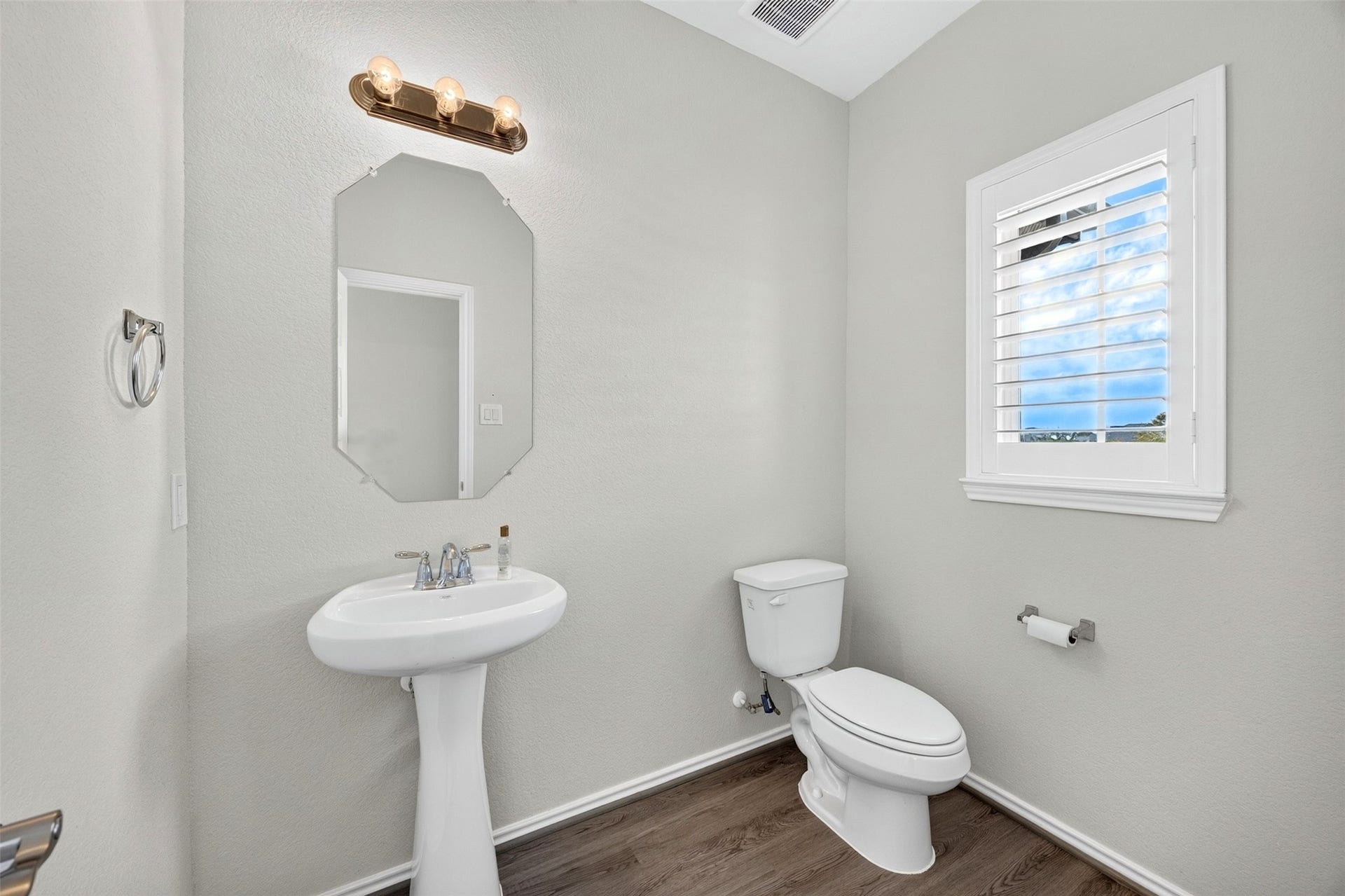 4419 Waterside Cove Lane, Houston, TX 77053 4419 Waterside Cove Lane, Houston, TX 77053