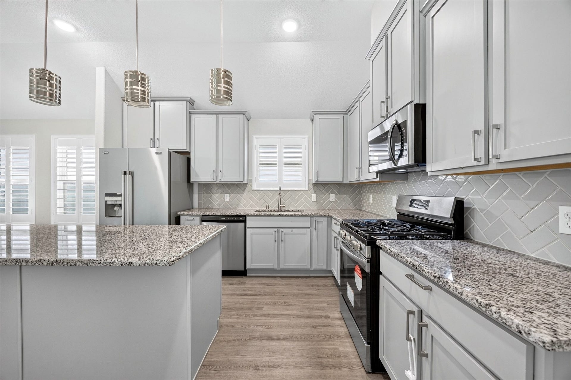 4419 Waterside Cove Lane, Houston, TX 77053 4419 Waterside Cove Lane, Houston, TX 77053
