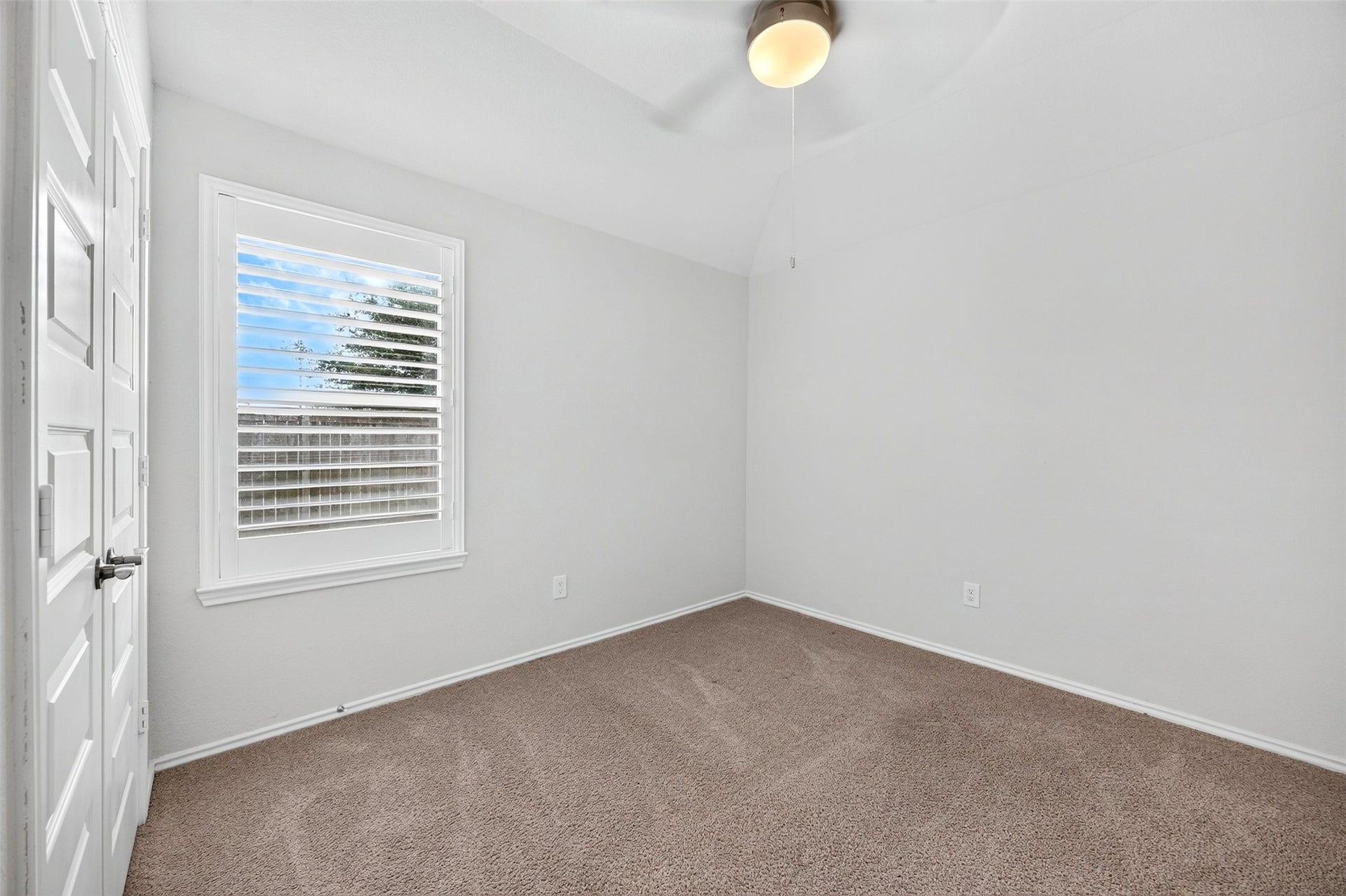 4419 Waterside Cove Lane, Houston, TX 77053 4419 Waterside Cove Lane, Houston, TX 77053