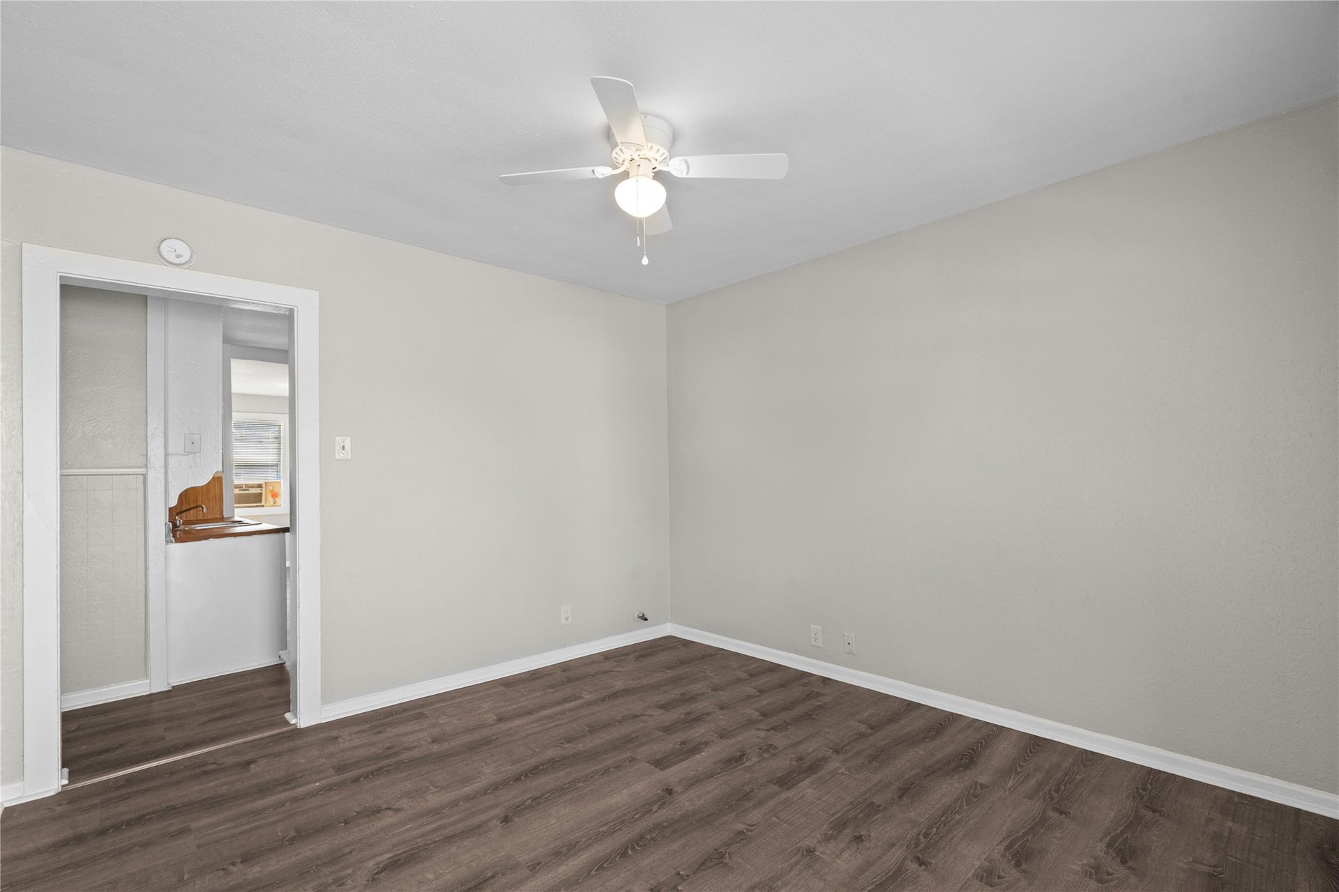 915 4th Avenue N, Texas City, TX 77590 915 4th Avenue N, Texas City, TX 77590