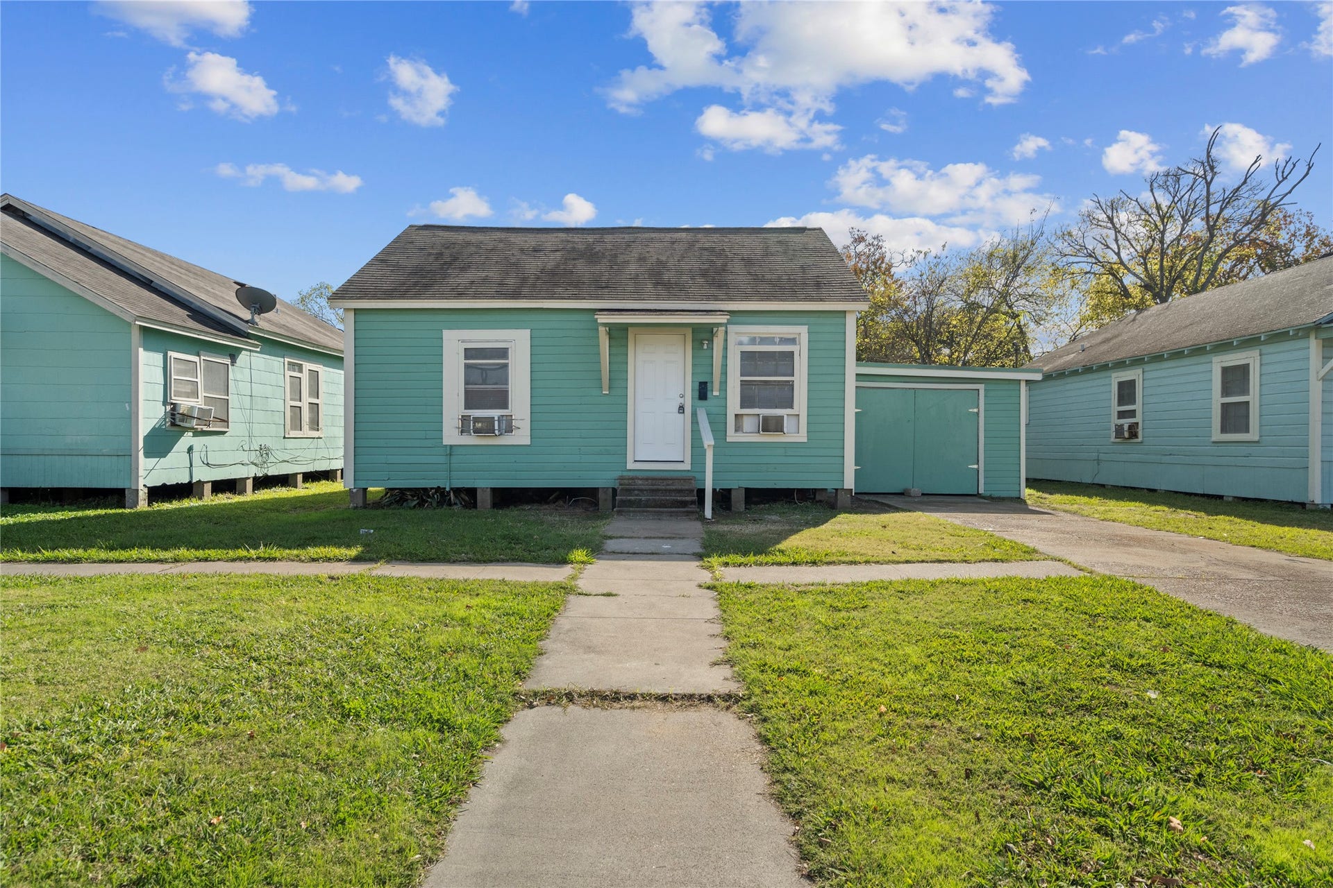 915 4th Avenue N, Texas City, TX 77590 915 4th Avenue N, Texas City, TX 77590
