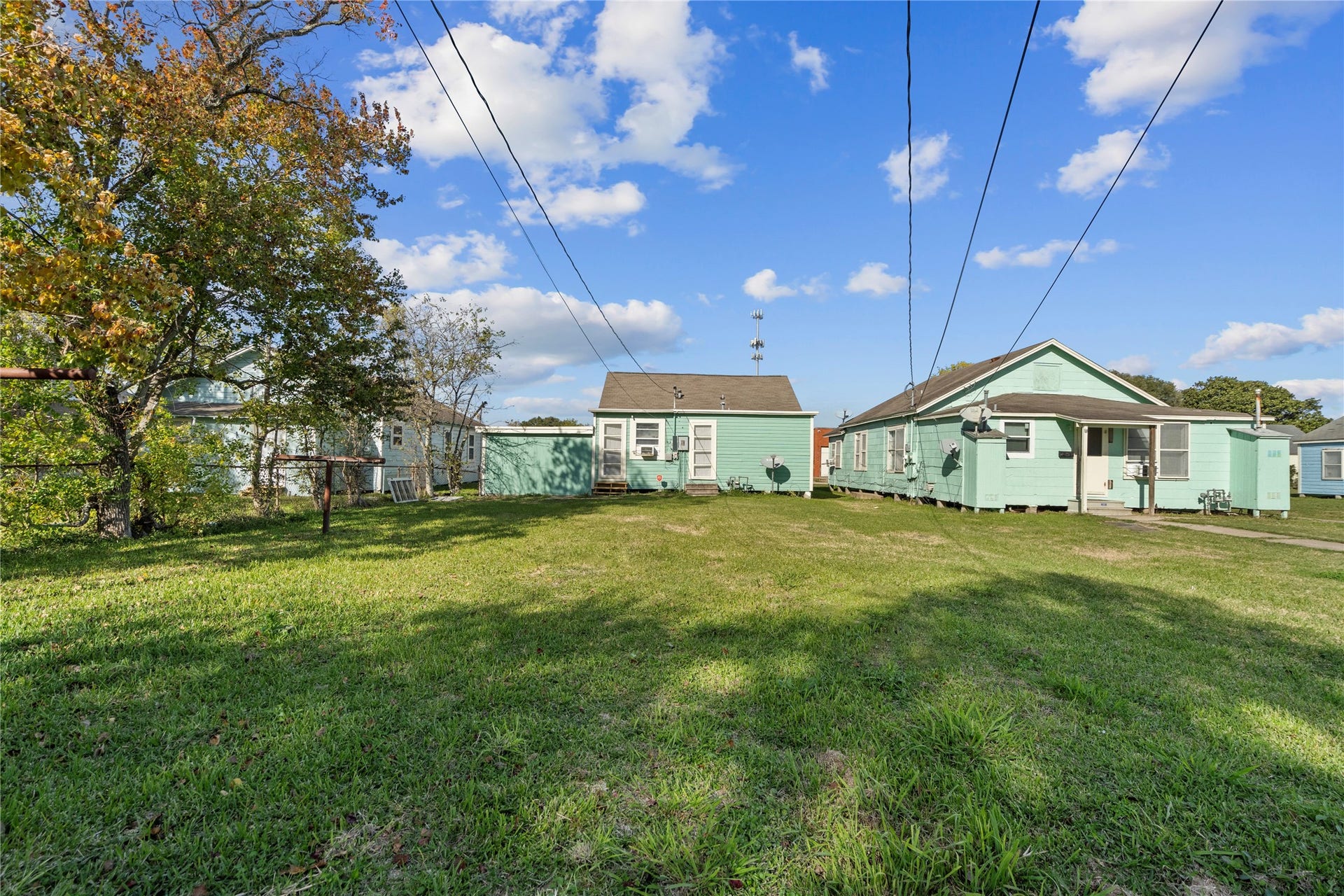915 4th Avenue N, Texas City, TX 77590 915 4th Avenue N, Texas City, TX 77590