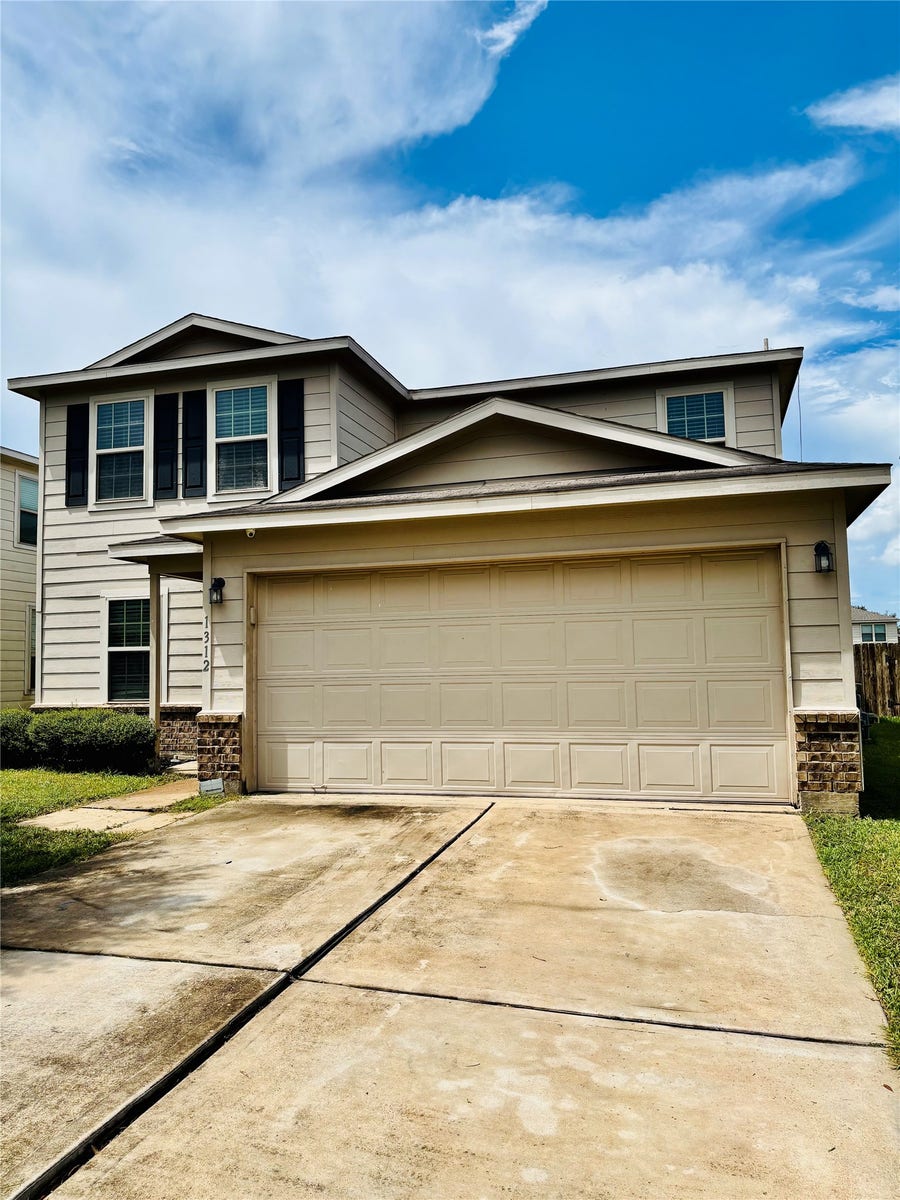 Property photo for 1312 Barton Creek Lane, Rosenberg, TX