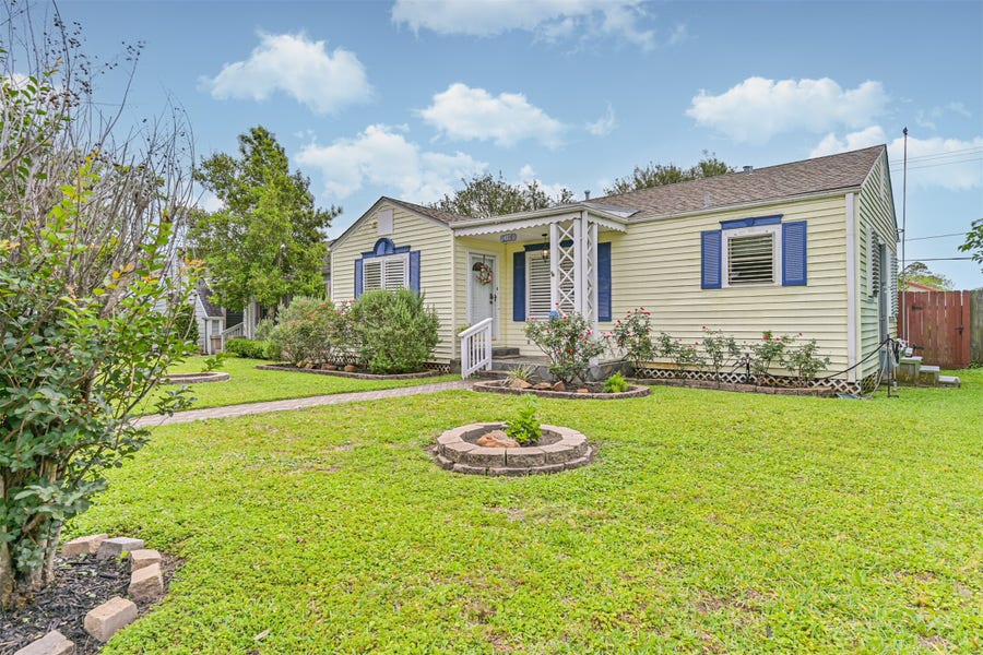 Property photo for 4817 Alamo Drive, Galveston, TX