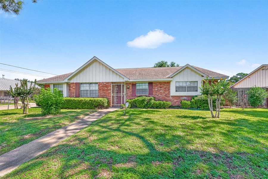 Property photo for 8022 Stroud Dr, Houston, TX