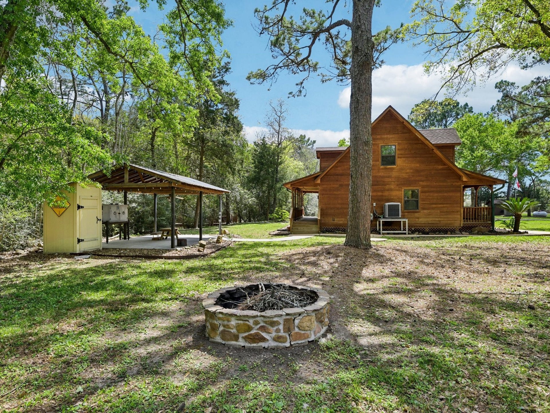 101-1/2 Avenue J, Dickinson, TX 77539 The fire pit is a great place to roast some marshmallows or just hang out with friends.