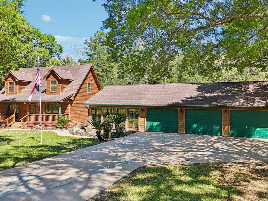 Property photo for 101-1/2 Avenue J, Dickinson, TX
