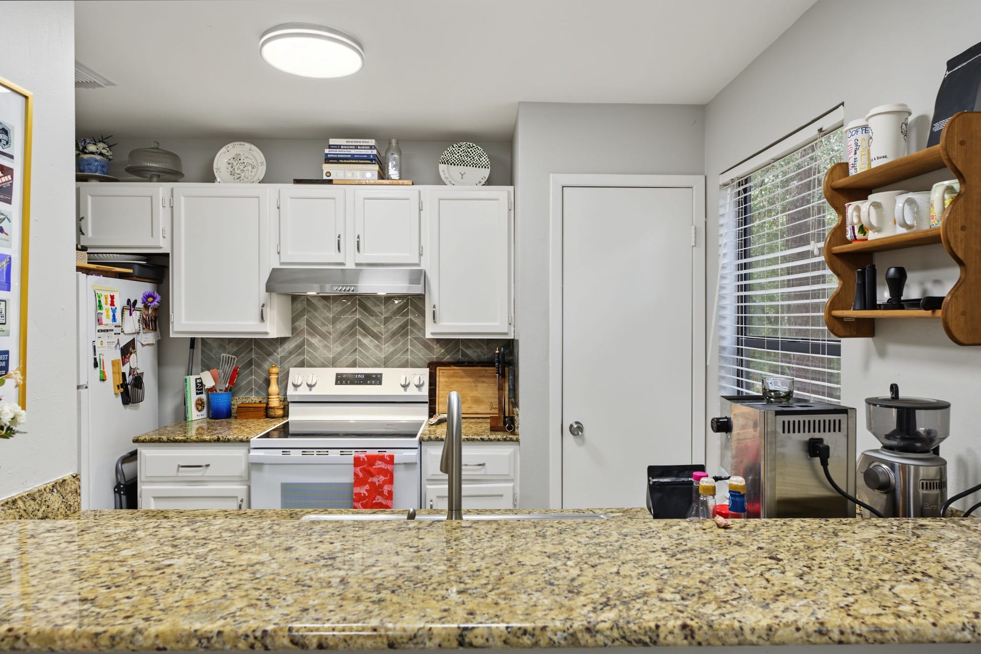 52 Sawmill Grove Lane, The Woodlands, TX 77380 52 Sawmill Grove Lane, The Woodlands, TX 77380