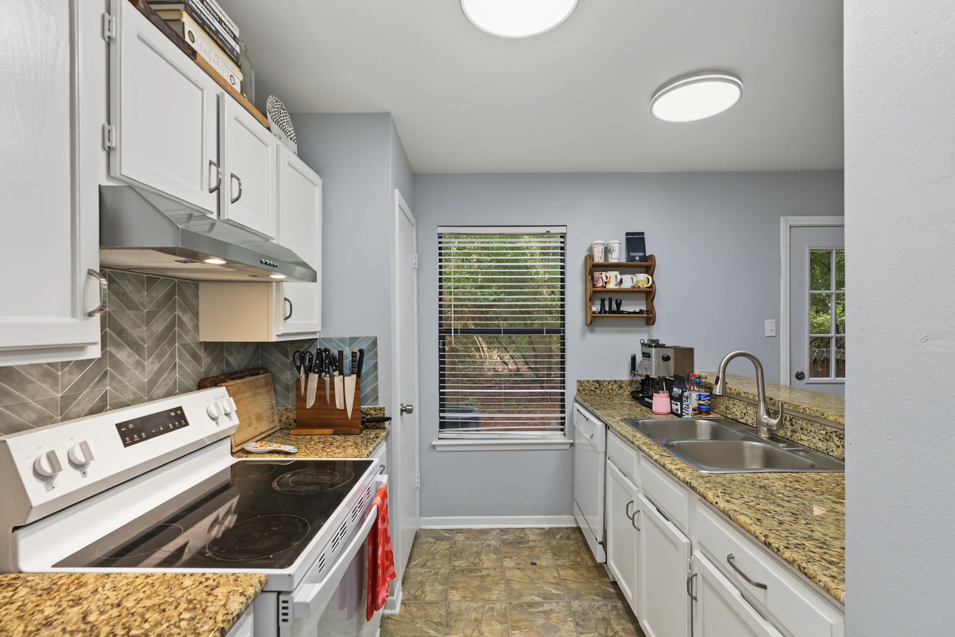 52 Sawmill Grove Lane, The Woodlands, TX 77380 52 Sawmill Grove Lane, The Woodlands, TX 77380