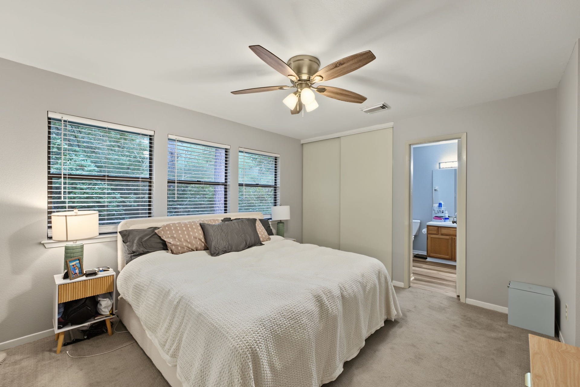 52 Sawmill Grove Lane, The Woodlands, TX 77380 52 Sawmill Grove Lane, The Woodlands, TX 77380