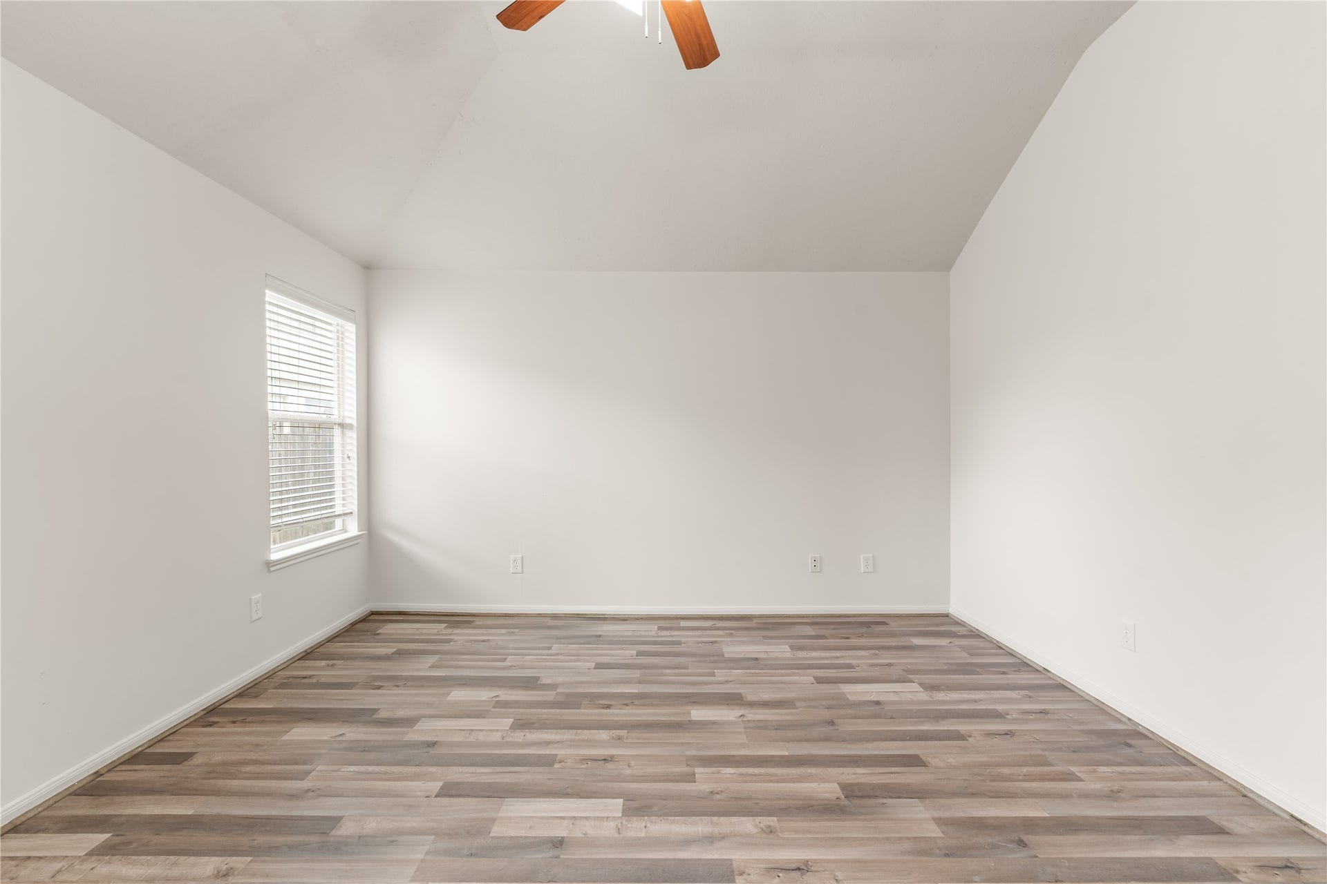 17042 Midnight Sun Lane, Richmond, TX 77407 Flexible living space that can adapt to your family's changing needs.