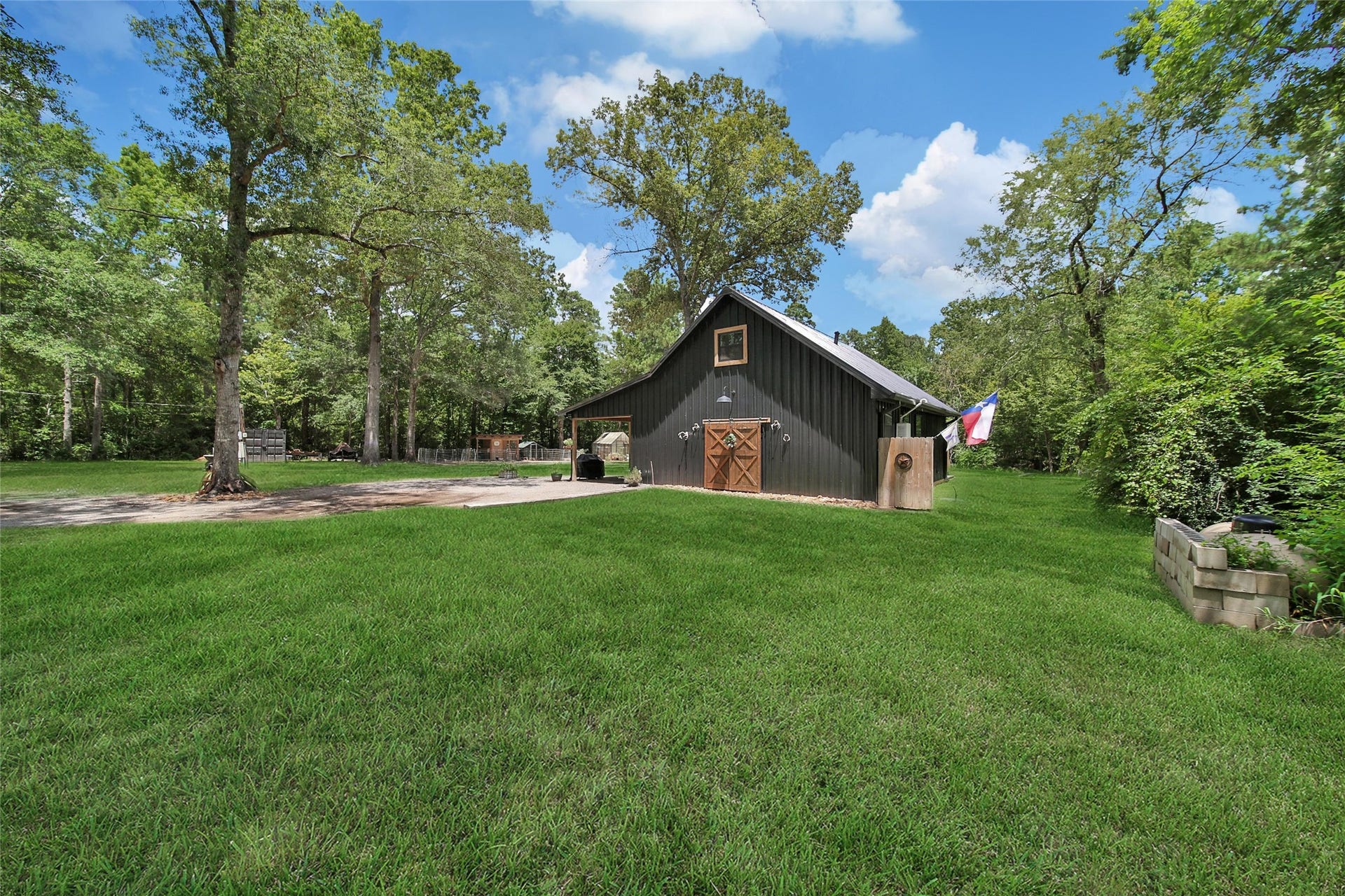 7273 Forest Hills Drive, Montgomery, TX 77316 7273 Forest Hills Drive, Montgomery, TX 77316
