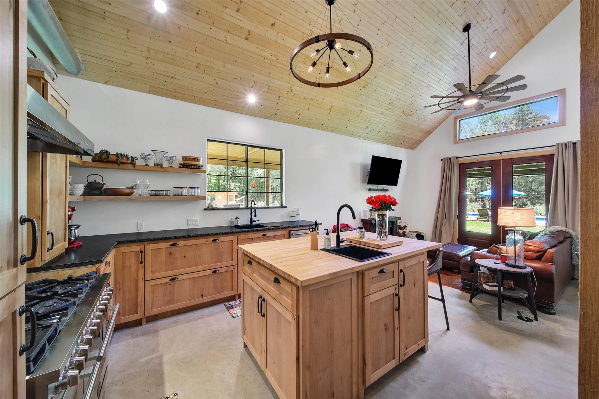 7273 Forest Hills Drive, Montgomery, TX 77316 7273 Forest Hills Drive, Montgomery, TX 77316