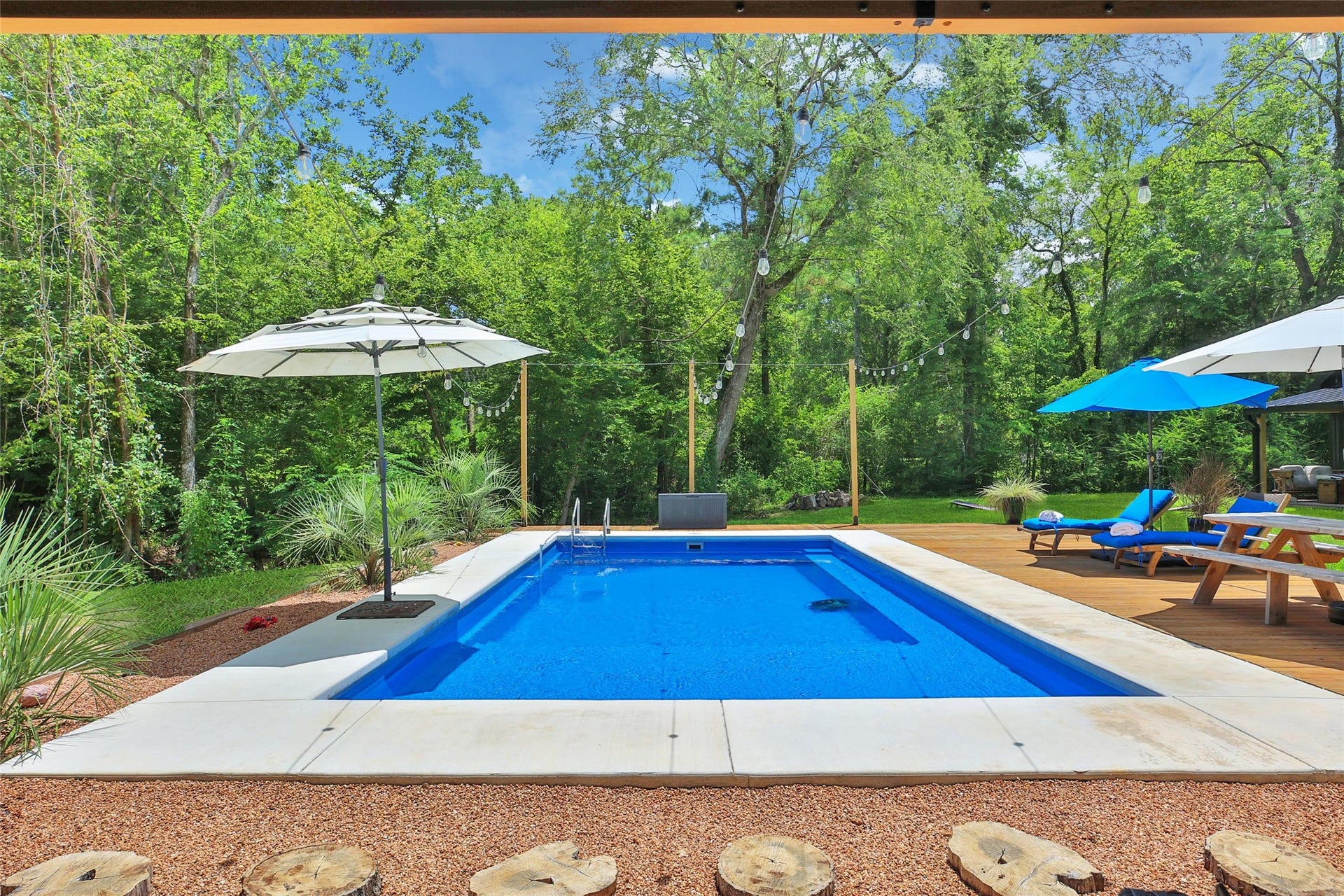 7273 Forest Hills Drive, Montgomery, TX 77316 7273 Forest Hills Drive, Montgomery, TX 77316