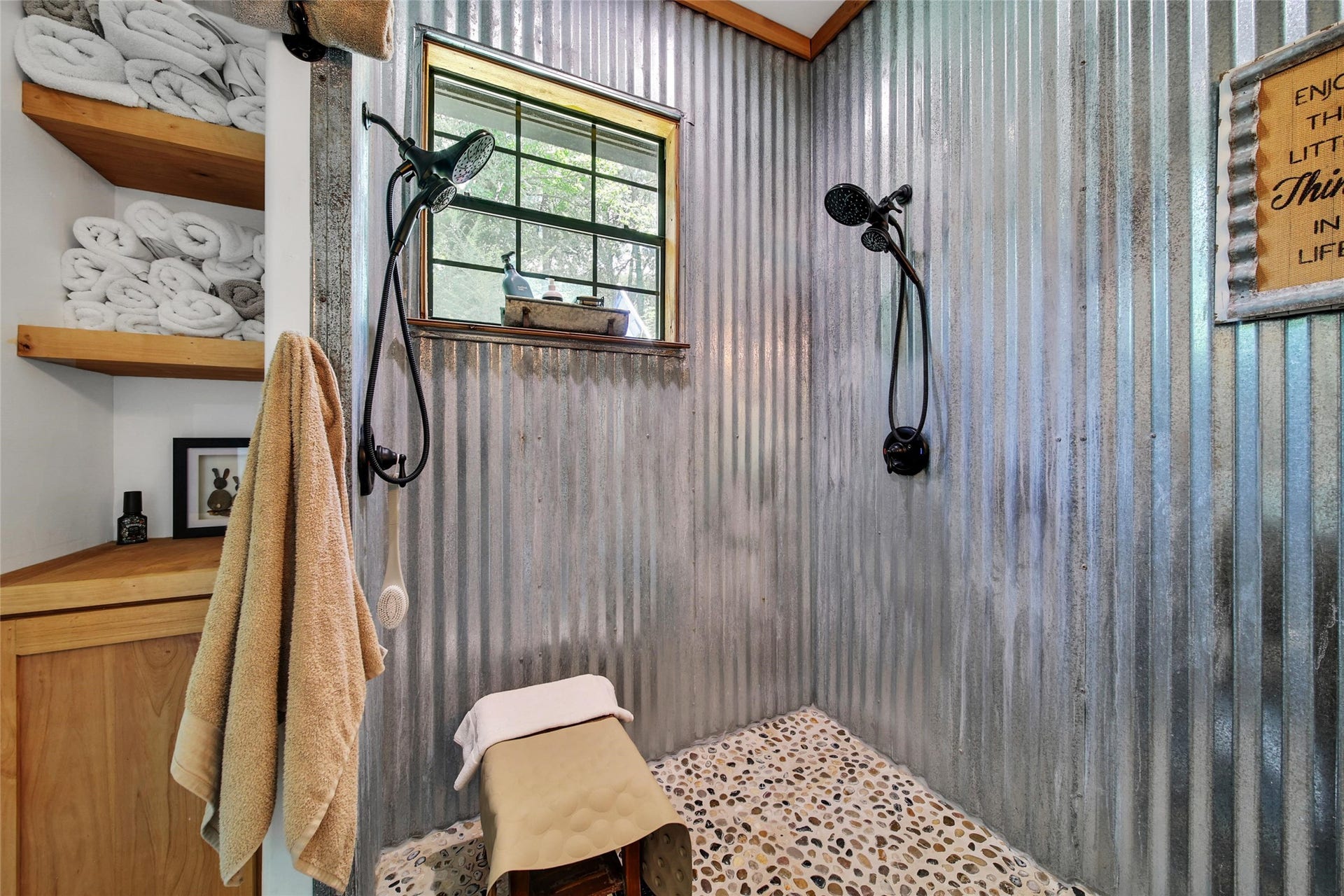 7273 Forest Hills Drive, Montgomery, TX 77316 7273 Forest Hills Drive, Montgomery, TX 77316