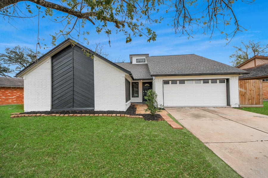 Property photo for 718 Land Grant Drive, Richmond, TX